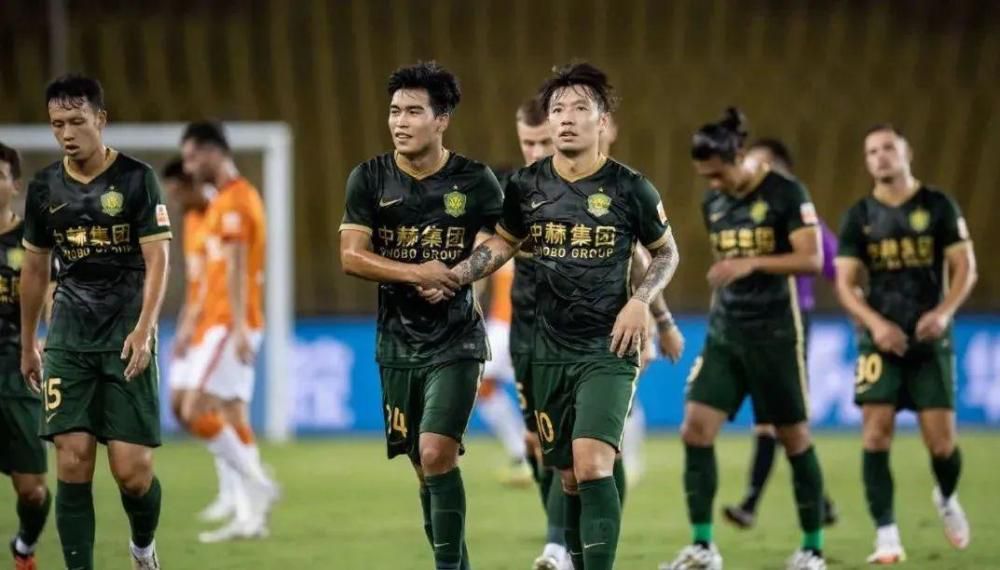 据全尤文报道，巴萨有意引进拉比奥特，但无法满足其薪资要求。